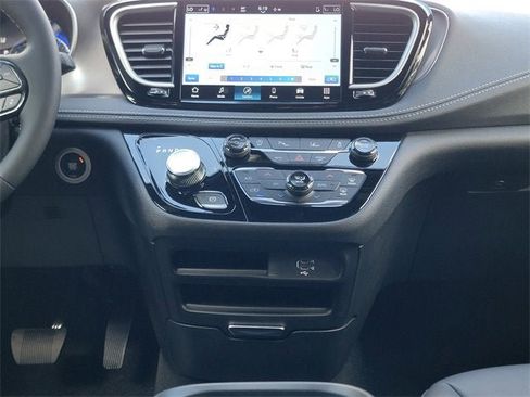 New 2026 Chrysler Pacifica Select w/ S Appearance Package image 27