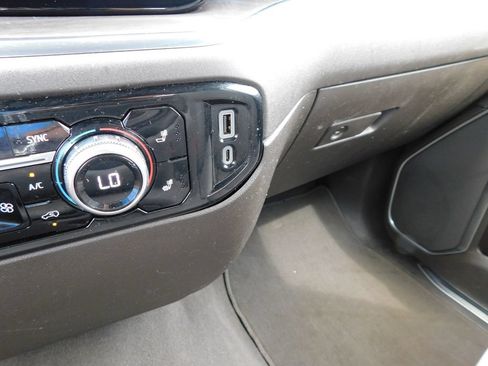 Used 2023 GMC Sierra 1500 SLT AWD/4WD image 39