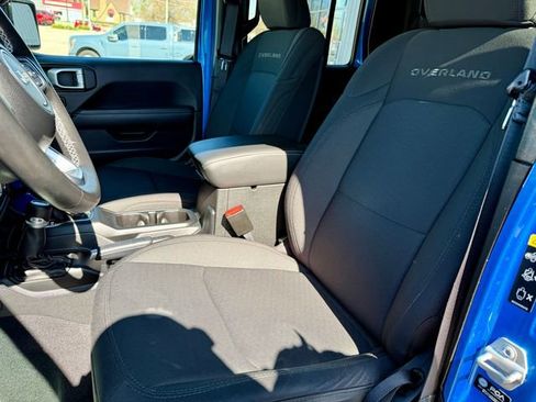 Used 2022 Jeep Gladiator Overland w/ Dual Top Group image 13