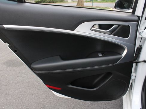 Used 2021 Genesis G70 2.0T Sport RWD image 20