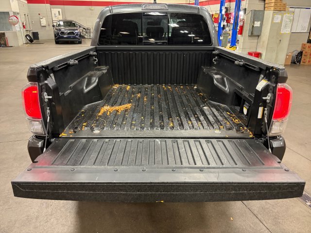 Used 2023 Toyota Tacoma TRD Sport AWD/4WD image 10