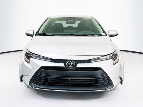 Used 2024 Toyota Corolla LE FWD image 2