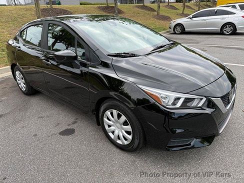 Used 2022 Nissan Versa S FWD image 3