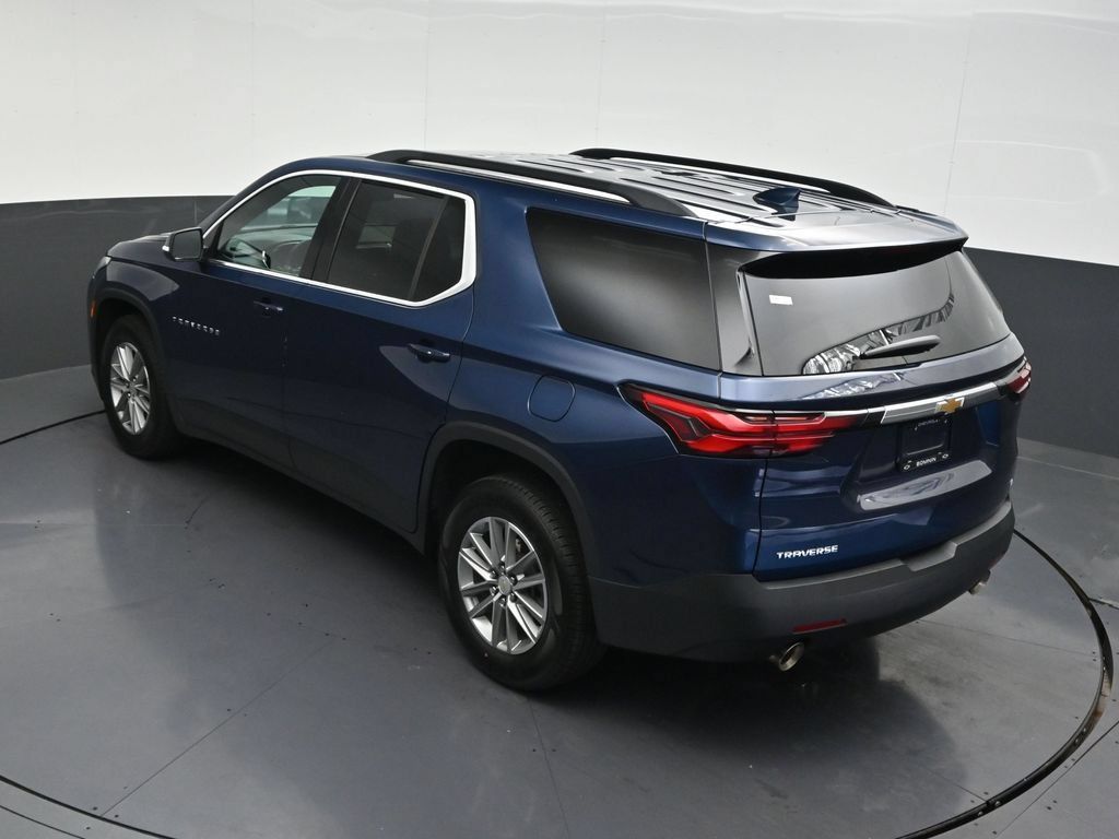 Used 2023 Chevrolet Traverse LT FWD image 18