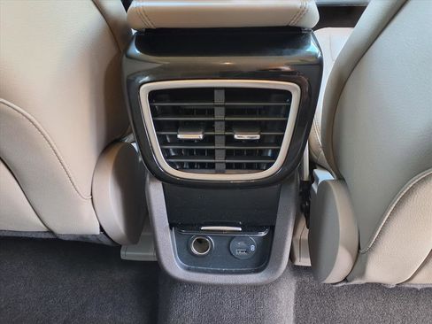 Used 2022 Lincoln Nautilus FWD image 14