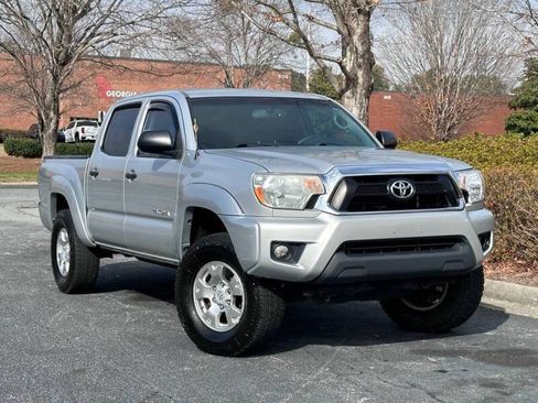 Used 2012 Toyota Tacoma PreRunner w/ SR5 Pkg RWD image 2