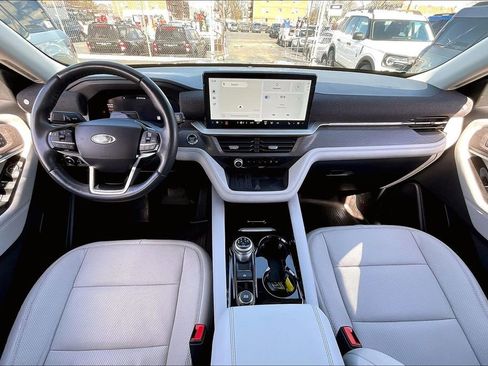 Used 2025 Ford Explorer Platinum w/ Ultimate Package AWD/4WD image 13