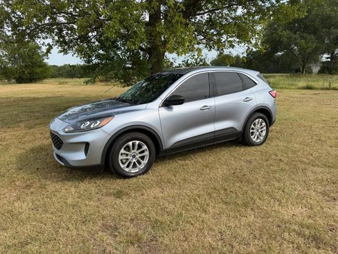 Used 2022 Ford Escape SE w/ Cold Weather Package FWD image 1