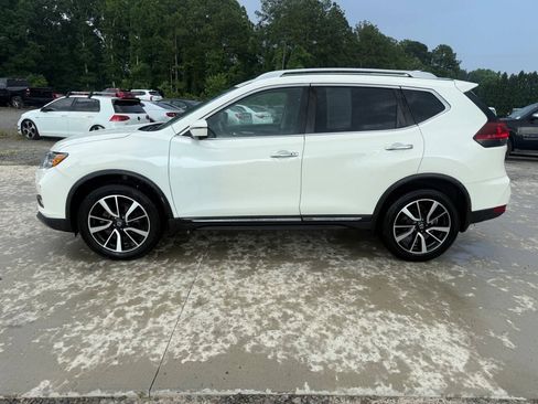 Used 2018 Nissan Rogue SL w/ Premium Package AWD/4WD image 4
