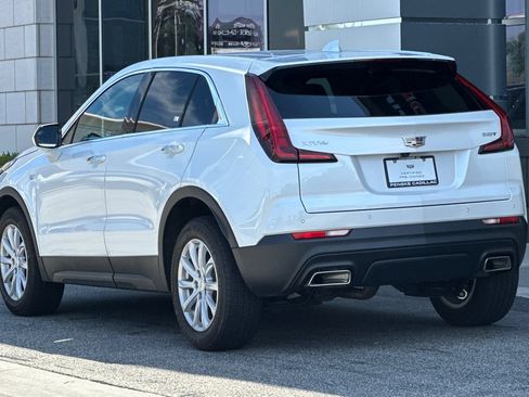 Used 2022 Cadillac XT4 Luxury w/ Cold Weather Package FWD image 6