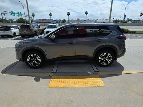 Used 2021 Nissan Rogue SV image 7