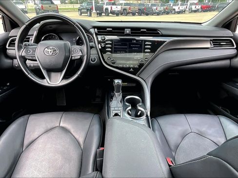 Used 2020 Toyota Camry XSE FWD image 14