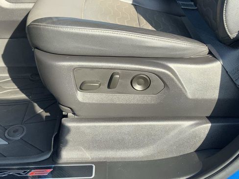 Used 2023 Chevrolet Silverado 1500 ZR2 w/ Technology Package image 29