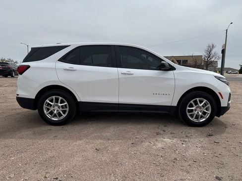Used 2024 Chevrolet Equinox LS image 8