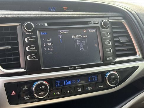 Used 2015 Toyota Highlander XLE image 36