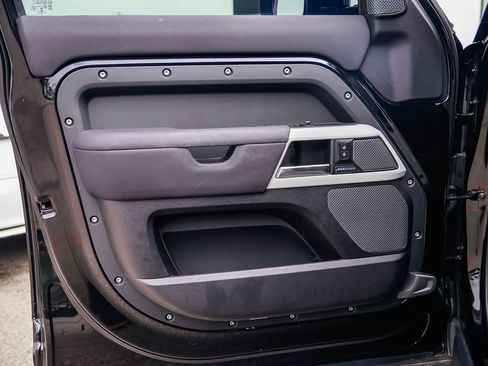 Used 2020 Land Rover Defender 110 S image 21