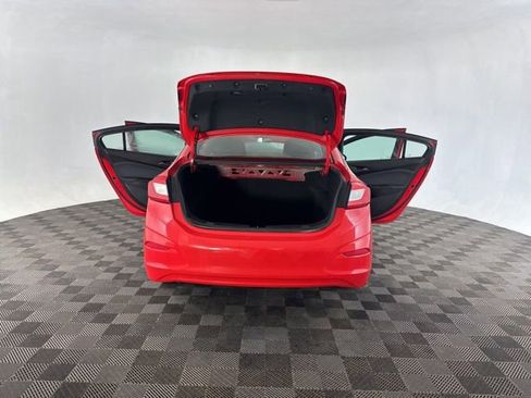 Used 2018 Chevrolet Cruze LT image 17