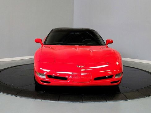 Used 2002 Chevrolet Corvette Coupe w/ Preferred Equipment Group2 image 2
