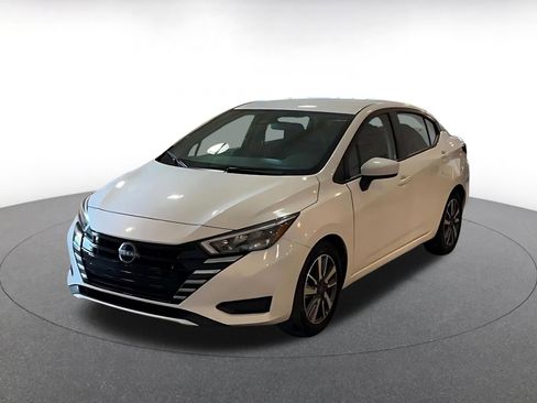 Used 2025 Nissan Versa SV image 7