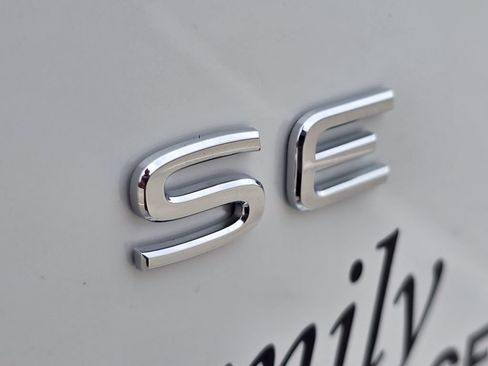 New 2026 Volkswagen Atlas SE FWD image 8