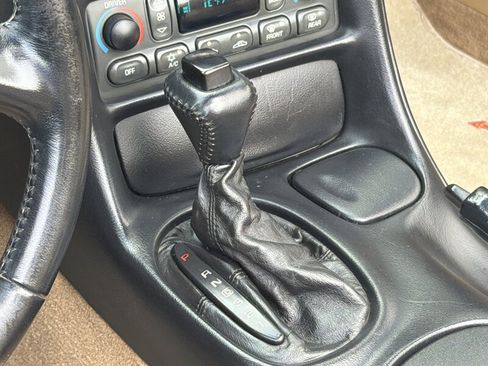Used 2002 Chevrolet Corvette Convertible w/ Preferred Equipment Group2 RWD image 17