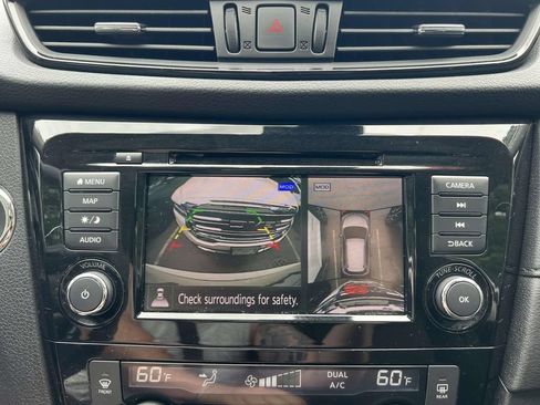 Used 2019 Nissan Rogue SV w/ Sun & Sound Touring Package AWD/4WD image 28