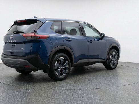 Used 2025 Nissan Rogue SV image 9