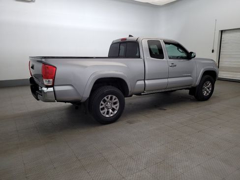 Used 2016 Toyota Tacoma SR5 AWD/4WD image 10