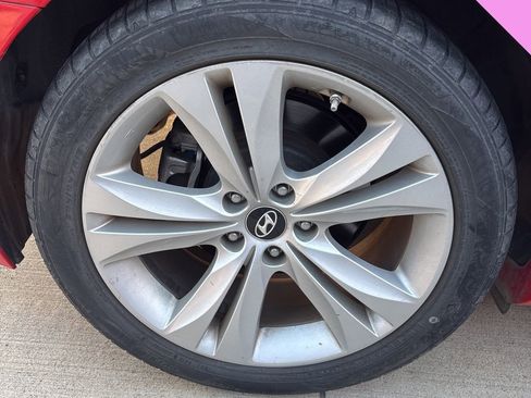 Used 2012 Hyundai Genesis 2.0T image 14