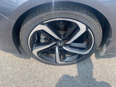 Used 2019 Honda Accord Sport image 10