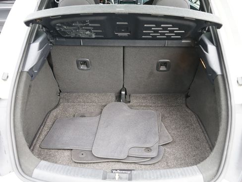 Used 2014 Volkswagen Beetle R-Line image 21