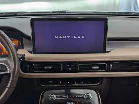 Certified 2023 Lincoln Nautilus AWD w/ Premium Package image 25
