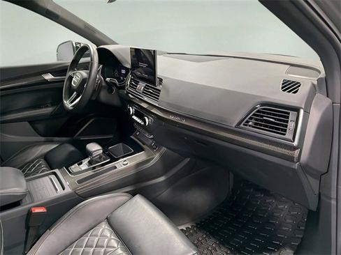 Used 2023 Audi SQ5 Prestige w/ Prestige Package image 13