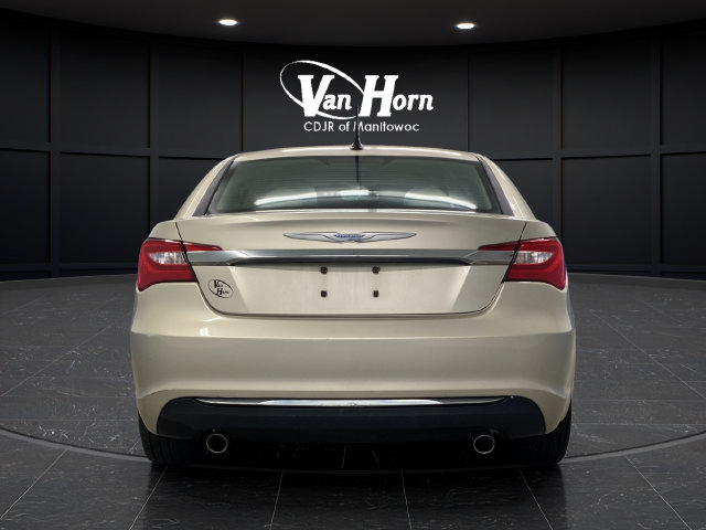 Used 2014 Chrysler 200 Limited FWD image 6