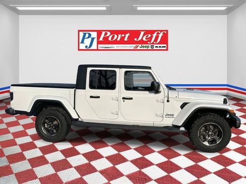 Certified 2021 Jeep Gladiator Overland w/ Popular Equipment Package image 3
