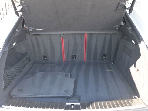 Certified 2023 Porsche Cayenne Platinum Edition image 25