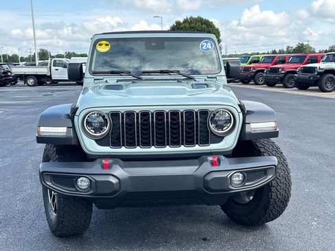 Certified 2024 Jeep Wrangler Unlimited Rubicon w/ Safety Group image 8