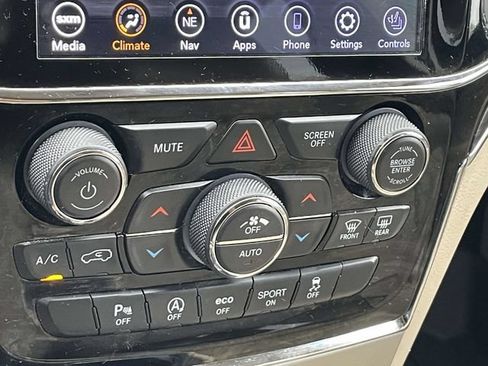 Used 2020 Jeep Grand Cherokee Limited AWD/4WD image 27