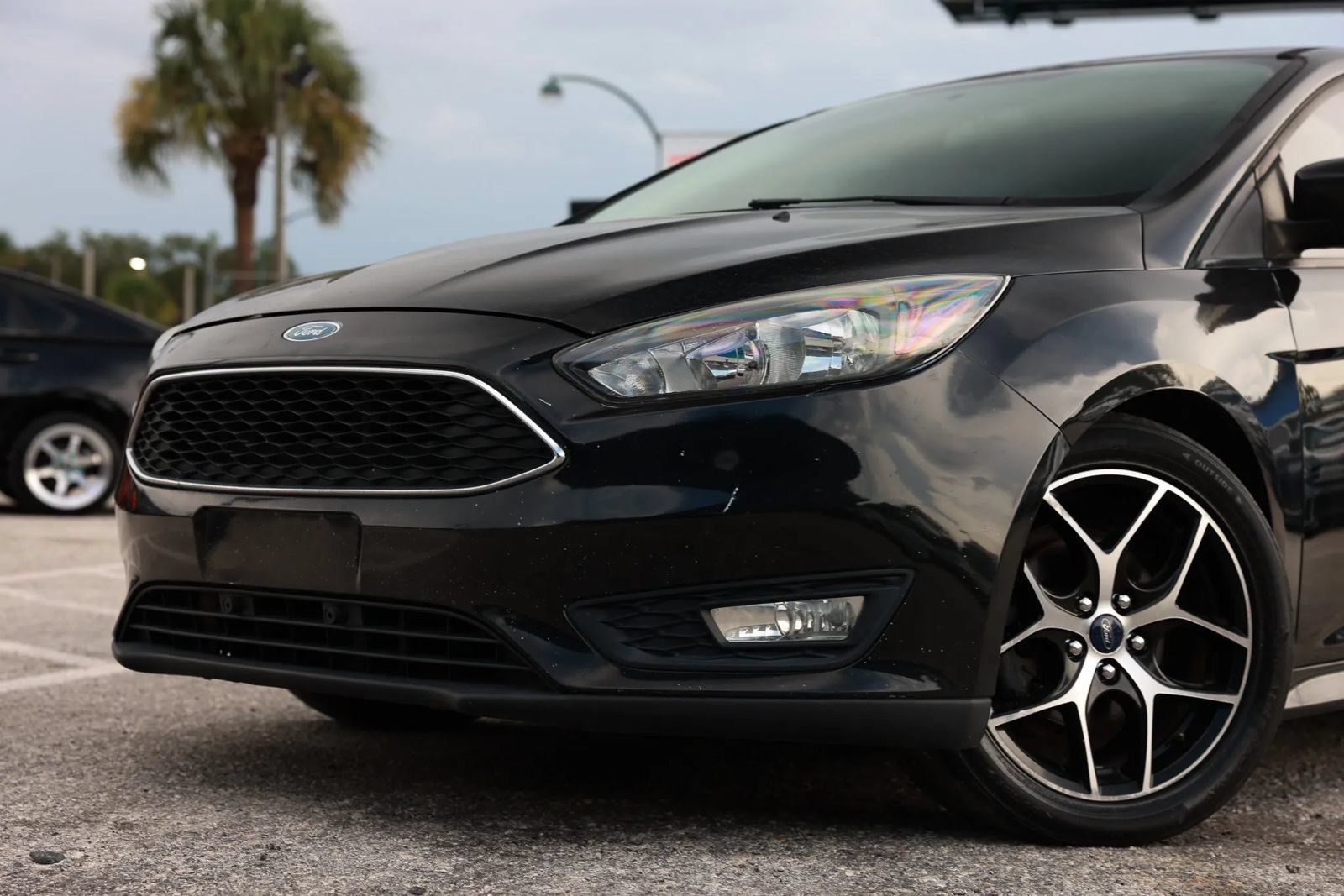 Used 2015 Ford Focus SE w/ SE Sport Package FWD image 17