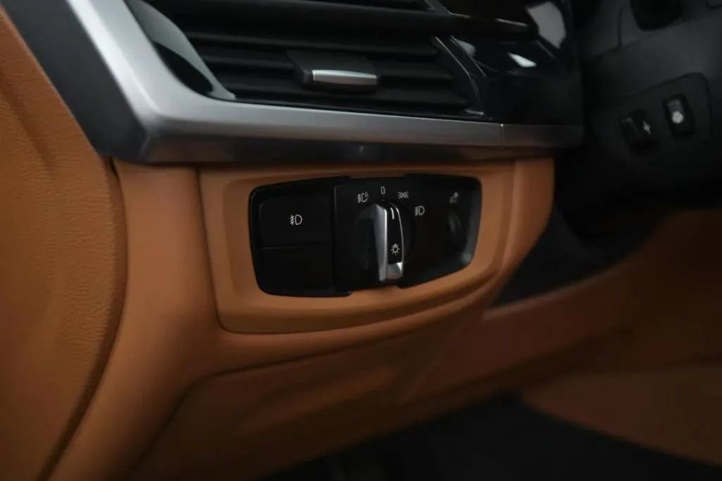Used 2019 BMW X6 xDrive35i w/ M Sport Package AWD/4WD image 43