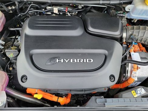 Certified 2023 Chrysler Pacifica Touring-L w/ S Appearance Package image 41