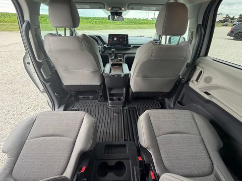 Used 2022 Toyota Sienna LE AWD/4WD image 23