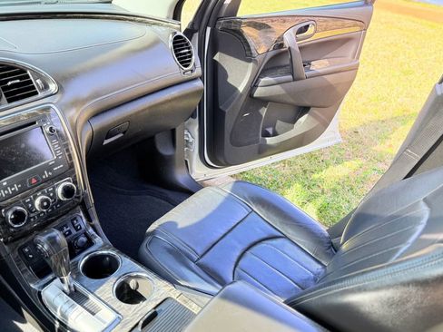 Used 2014 Buick Enclave Premium FWD image 17