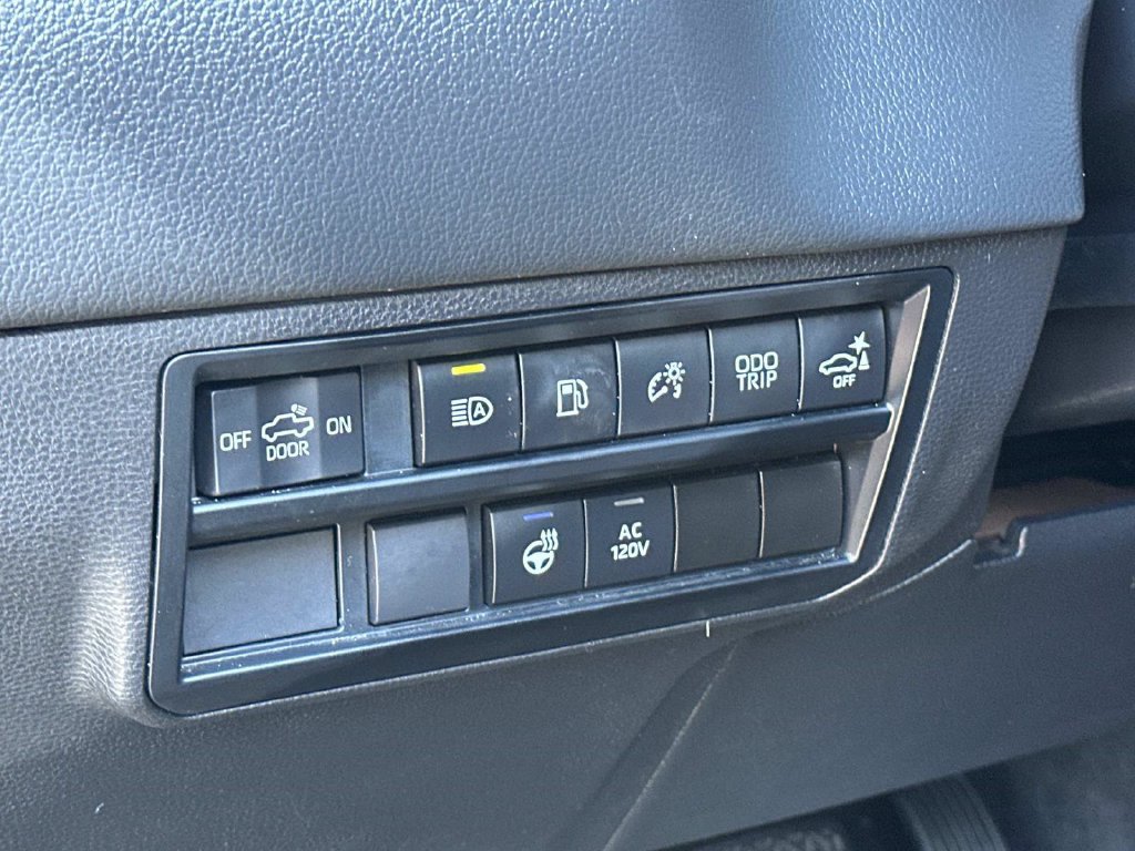 Used 2024 Toyota Tundra Limited AWD/4WD image 26