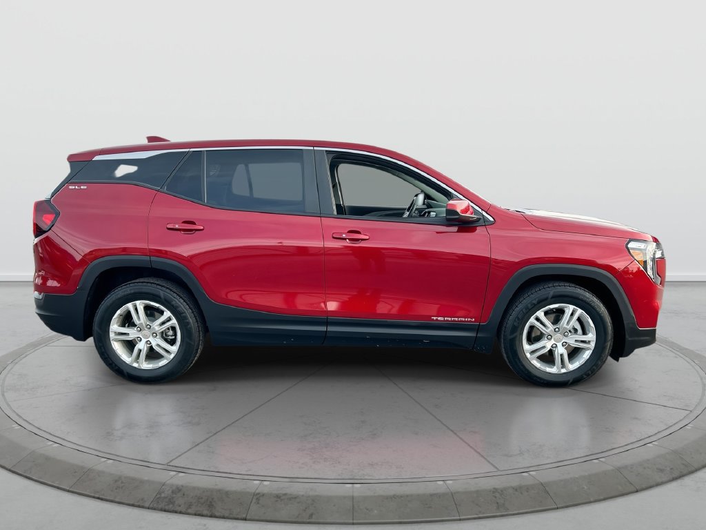 Used 2023 GMC Terrain SLE FWD image 9