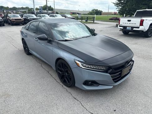 Used 2022 Honda Accord Sport image 2