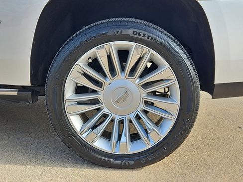 Used 2019 Cadillac Escalade Platinum AWD/4WD image 28