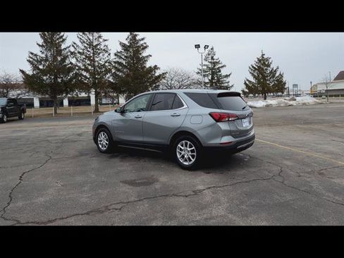Used 2023 Chevrolet Equinox LT image 30