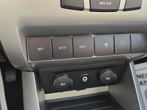 Used 2011 Ford Focus SE image 17