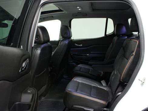 Used 2023 GMC Acadia AT4 w/ Preferred Package image 12